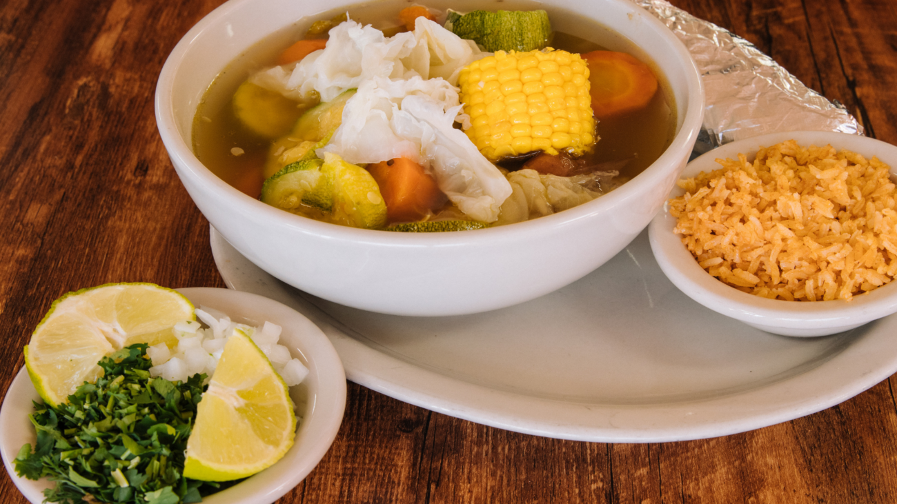 Caldo de Pollo